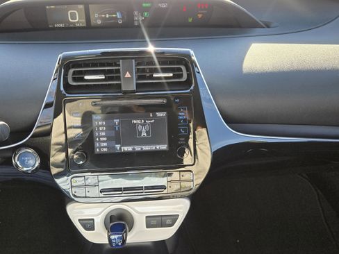 Used 2018 Toyota Prius Four image 20