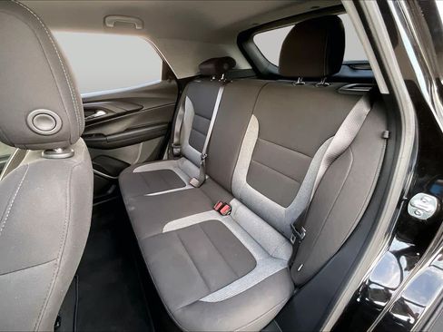Used 2025 Chevrolet TrailBlazer LT FWD image 19