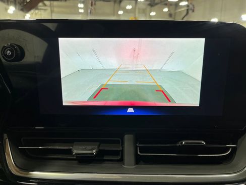 Used 2025 Chevrolet Trax RS w/ Sunroof Package image 19