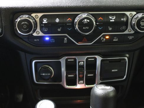 Used 2024 Jeep Wrangler Sport S w/ Dual Top Group image 21