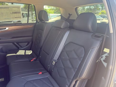 New 2026 Volkswagen Atlas SE FWD image 9