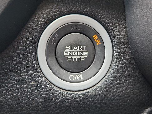 Used 2021 RAM 1500 Big Horn AWD/4WD image 16