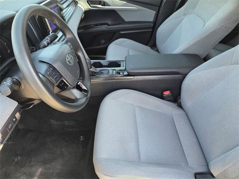 Used 2025 Toyota Camry LE image 10