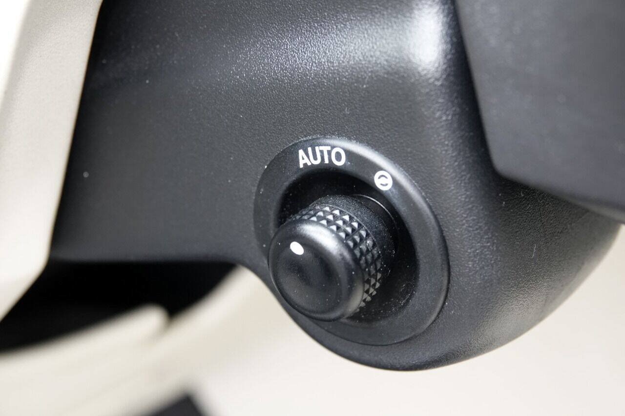 Used 2011 Land Rover Range Rover Sport Supercharged AWD/4WD image 77