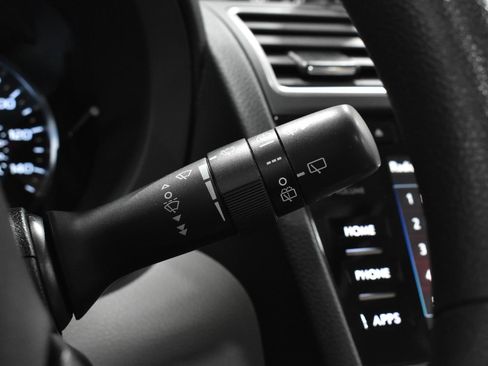 Used 2017 Subaru Forester 2.5i Premium image 14