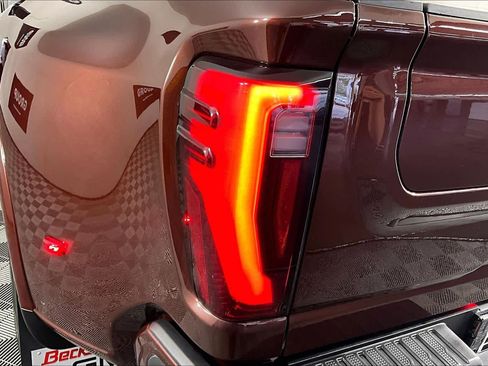 Used 2024 GMC Sierra 3500 Denali Ultimate image 28