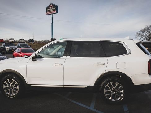 Used 2023 Kia Telluride LX image 6