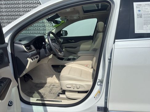 Used 2021 GMC Acadia Denali w/ Denali Technology Package FWD image 16