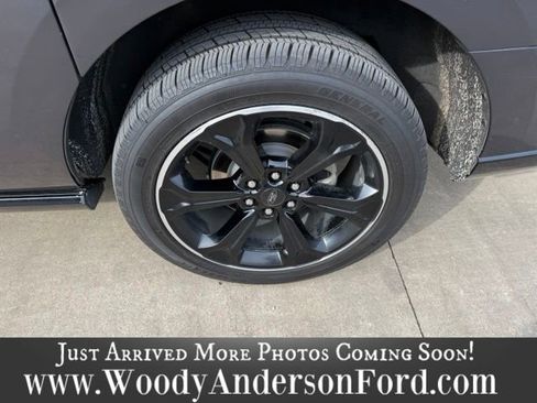Used 2022 Ford Expedition Max Limited RWD image 4