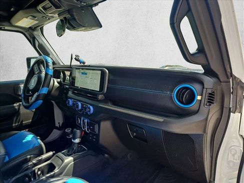 Used 2024 Jeep Wrangler Sport S image 21