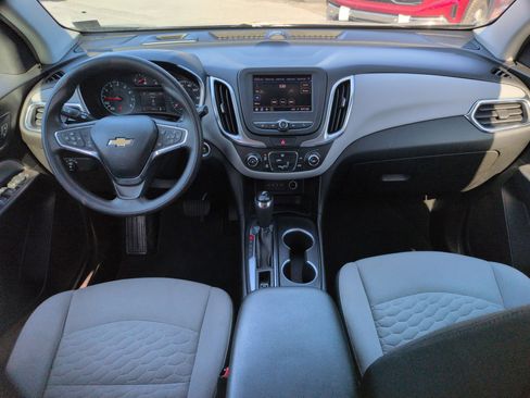 Used 2021 Chevrolet Equinox LS w/ LS Convenience Package image 9