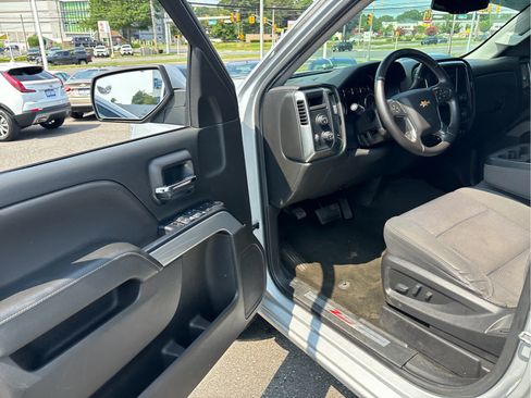Used 2018 Chevrolet Silverado 1500 LT w/ All Star Edition AWD/4WD image 7