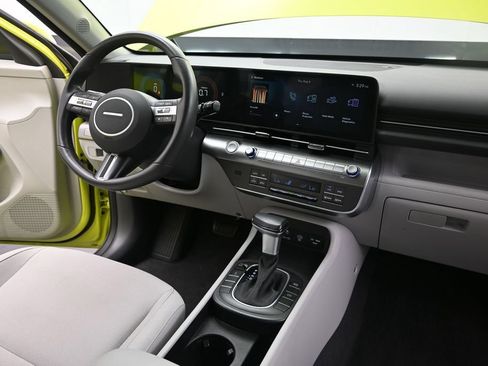 Used 2025 Hyundai Kona SEL AWD/4WD image 31