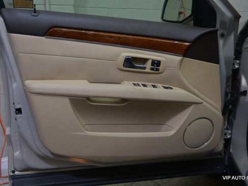 Used 2008 Cadillac SRX w/ Utility Package RWD image 7