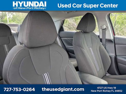Used 2024 Hyundai Elantra SEL FWD image 6
