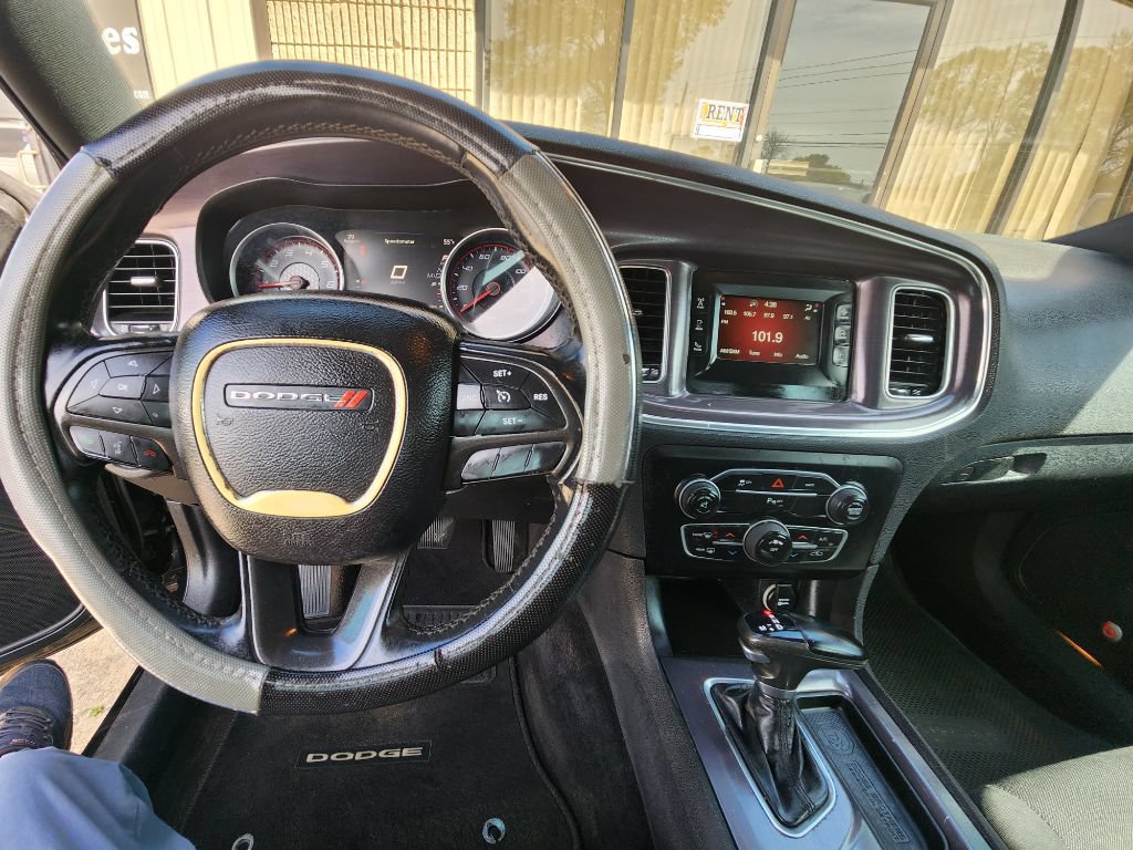 Used 2015 Dodge Charger SE w/ Popular Equipment Group RWD image 13