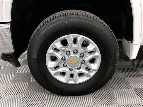 Used 2024 Chevrolet Silverado 3500 LTZ AWD/4WD image 19
