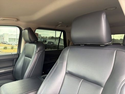 Used 2024 Ford Expedition XLT image 26