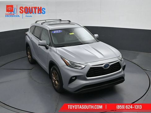 Used 2023 Toyota Highlander Bronze Edition AWD/4WD image 51