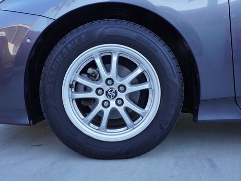 Used 2022 Toyota Prius LE image 21