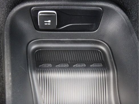 New 2026 Chrysler Pacifica Select FWD image 21
