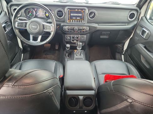 Used 2022 Jeep Wrangler Unlimited Sahara w/ Safety Group AWD/4WD image 11