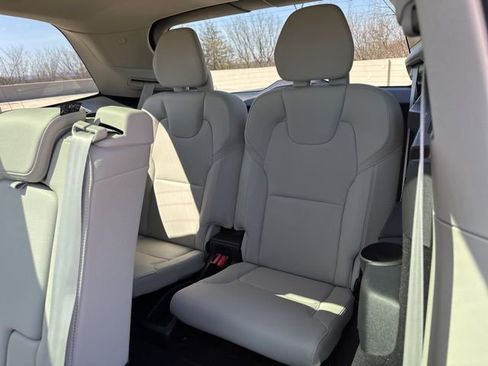 Certified 2023 Volvo XC90 B5 Plus w/ Protection Package Premier image 13