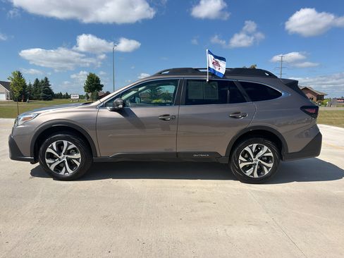 Used 2022 Subaru Outback Limited AWD/4WD image 1