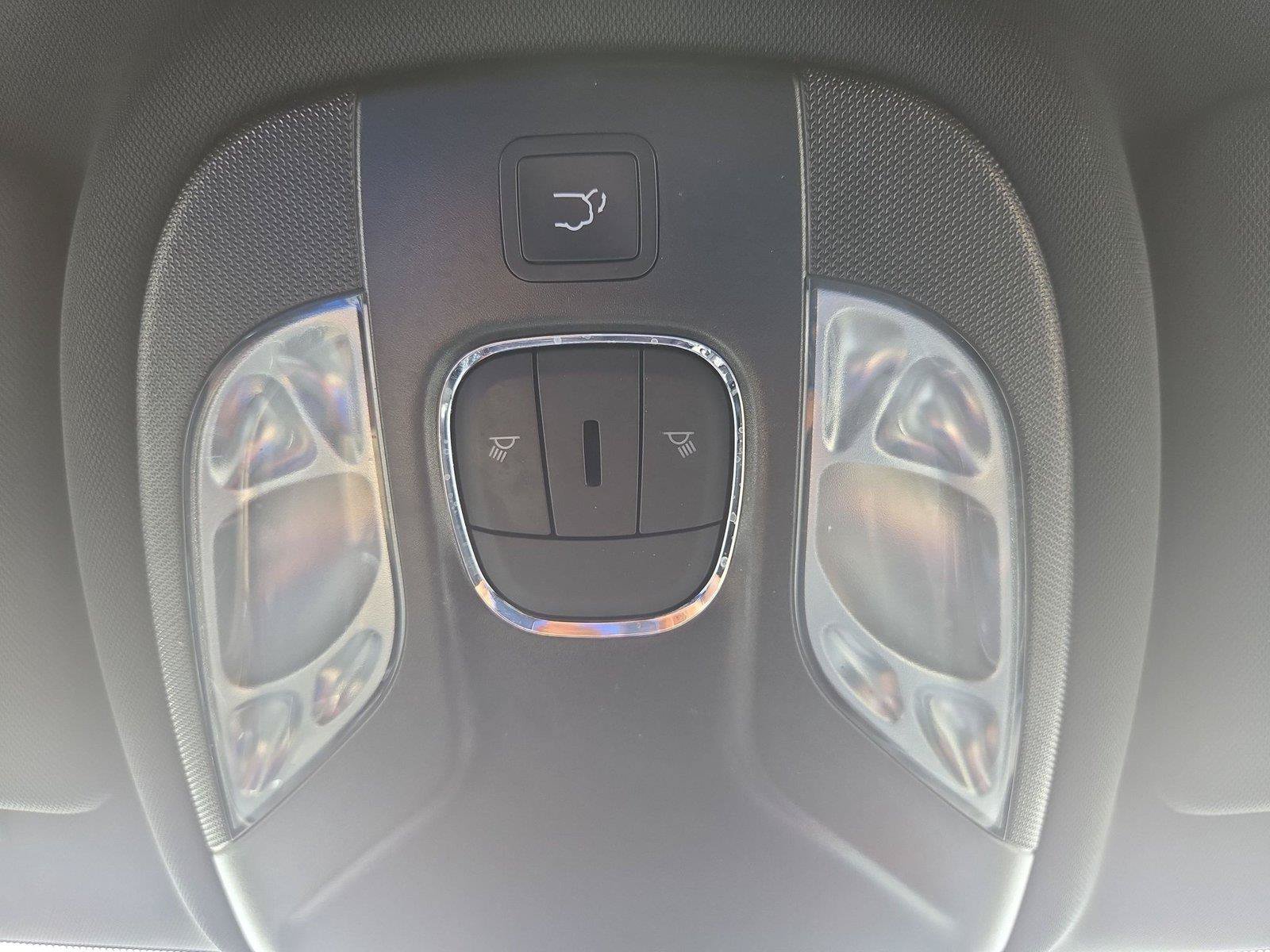 Used 2023 Jeep Compass Latitude AWD/4WD image 17