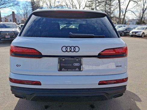 Certified 2025 Audi Q7 2.0T Premium w/ Convenience Plus Package image 23