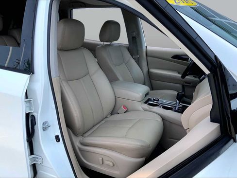 Used 2016 Nissan Pathfinder SL w/ SL Premium Package AWD/4WD image 7