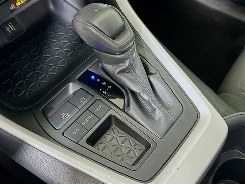 Certified 2025 Toyota RAV4 XLE FWD image 19