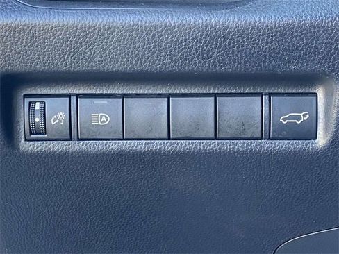 Used 2021 Toyota RAV4 XLE image 30