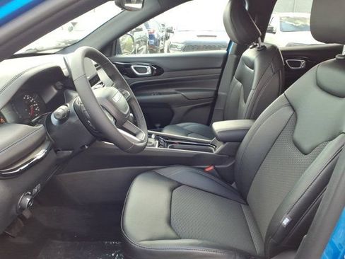 New 2026 Jeep Compass Latitude AWD/4WD image 14
