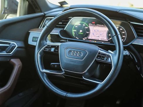 Used 2022 Audi e-tron Premium w/ Convenience Plus Package image 14