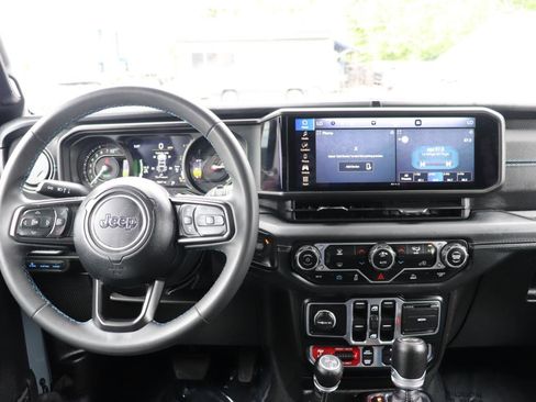 Used 2024 Jeep Wrangler Unlimited Rubicon 4xe AWD/4WD image 17