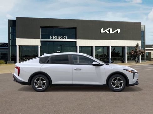New 2026 Kia K4 LXS FWD image 7