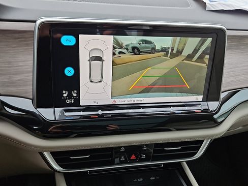 New 2026 Volkswagen Atlas SEL image 18