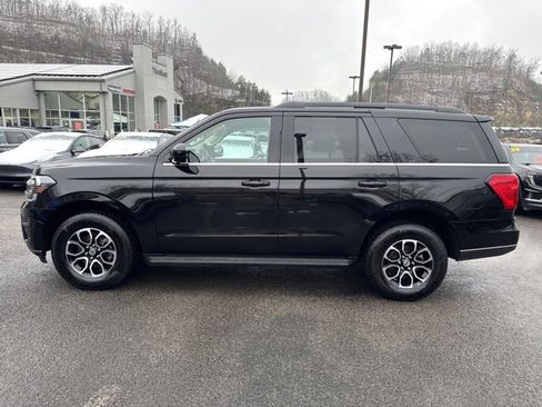 Used 2024 Ford Expedition XLT image 6