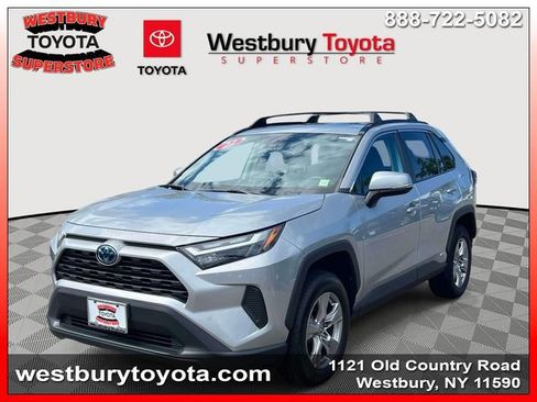 Used 2022 Toyota RAV4 XLE w/ Convenience Package AWD/4WD image 5
