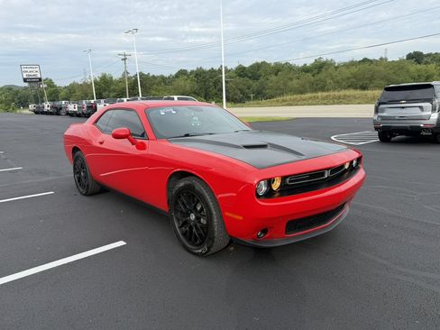 Used 2019 Dodge Challenger SXT w/ Plus Package AWD/4WD image 8