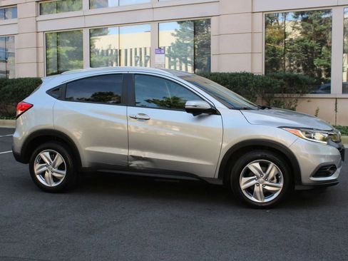 Used 2020 Honda HR-V EX image 2