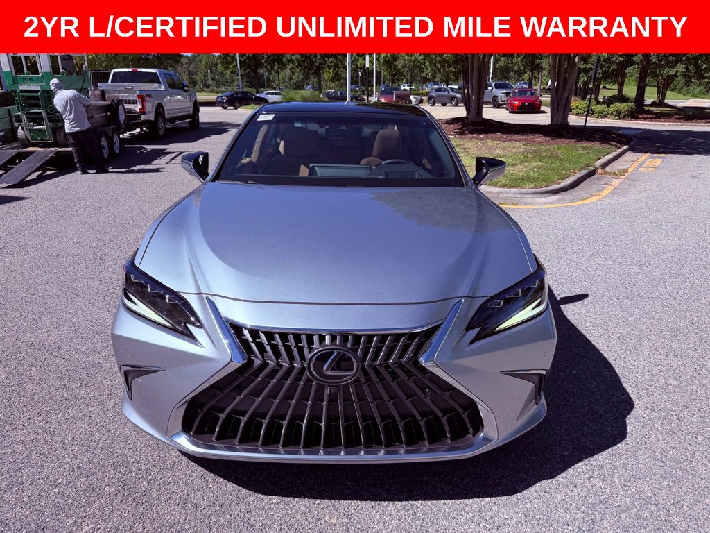 Certified 2022 Lexus ES 350 Ultra Luxury w/ Accessory Package 2 FWD image 2