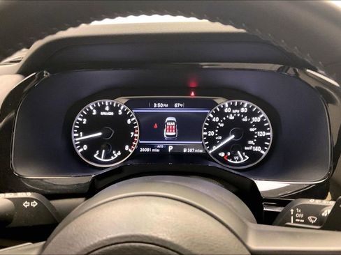 Certified 2024 Nissan Pathfinder SV image 17