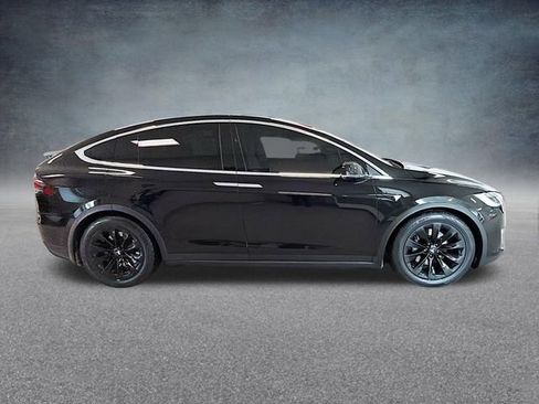 Used 2018 Tesla Model X 75D image 5