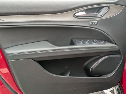 Used 2022 Alfa Romeo Stelvio Ti image 9