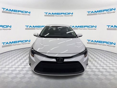 Used 2025 Toyota Corolla LE image 8