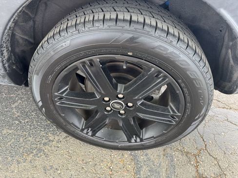 Used 2018 Land Rover Range Rover Evoque SE image 11