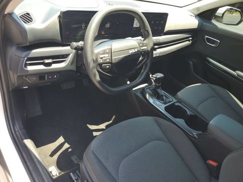 Used 2025 Kia K4 FWD image 17