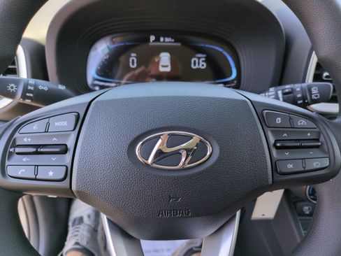 New 2026 Hyundai Venue SE FWD image 17